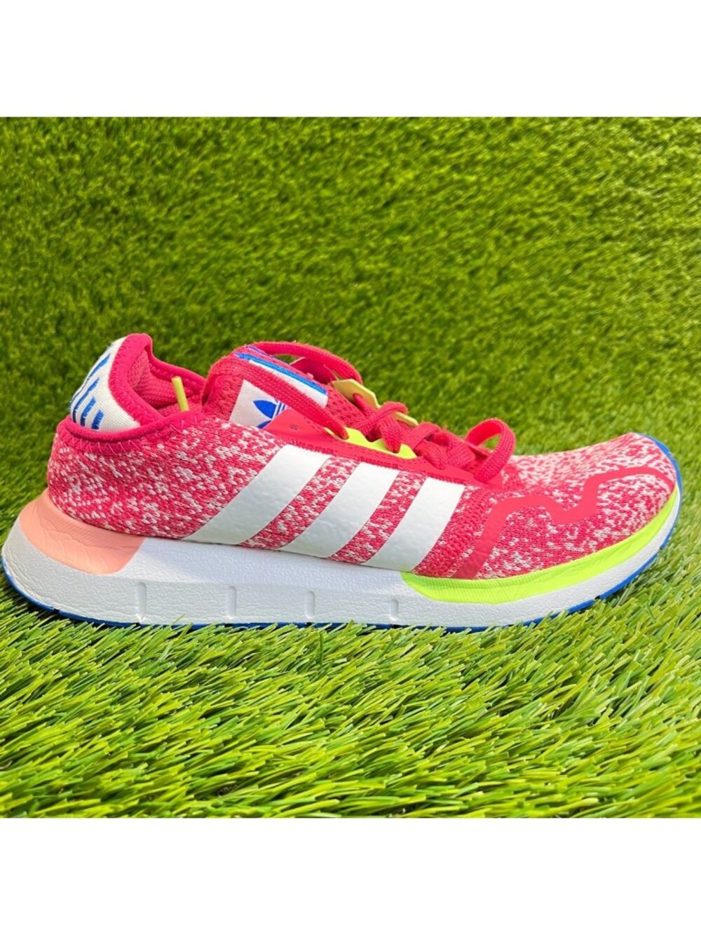 Adidas Original Swift‎ Run X Girls Size 7Y Pink White Blue Running Walking Shoes